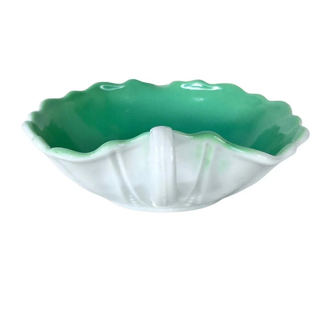 2 Anchor Hocking Oyster And Pearl Dish Green Pink White Vitrock Finger‎ Handle